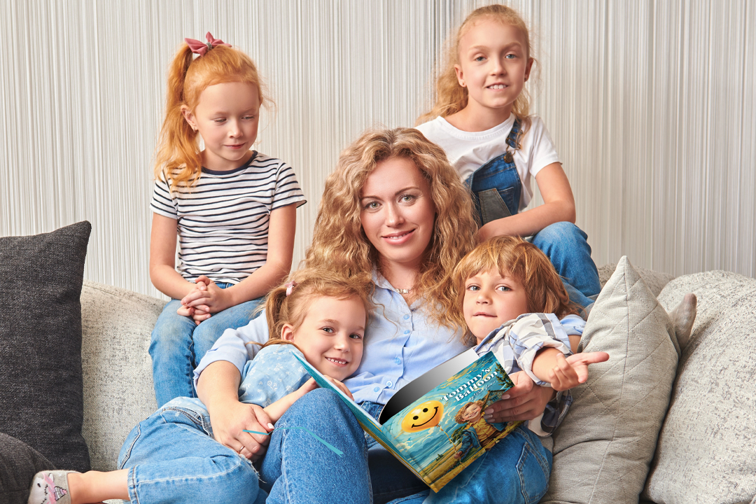 WhiteFamily_reads_tommys_balloon